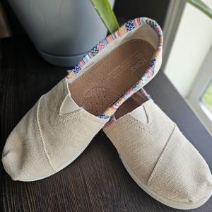 Youth size 4.5 Toms